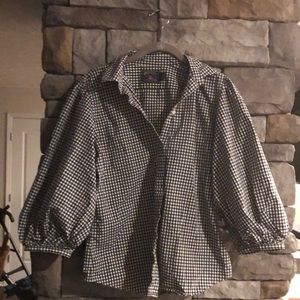 Nice 3/4 puffy sleeves non smoked home